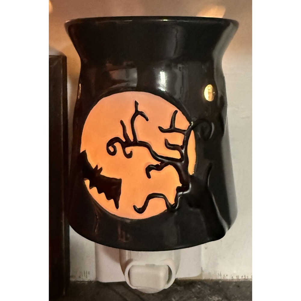 Scentsy Fright Night Halloween Plug In Mini Warmer Night Light Retired CLEAN